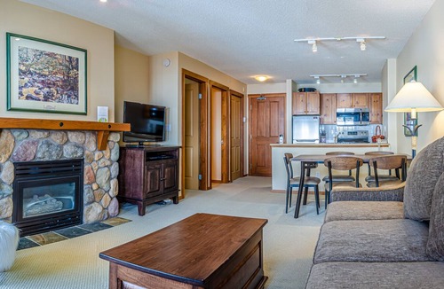 Sun Peaks Cabin | 1 bedroom apartment in village centre, ski in/out