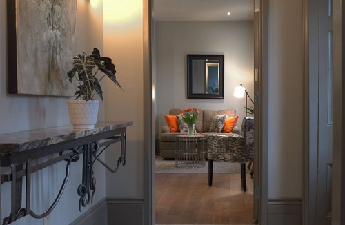 Goderich Apartment | 1 Bedroom Apartment in Beautifully Renovated Heritage Home