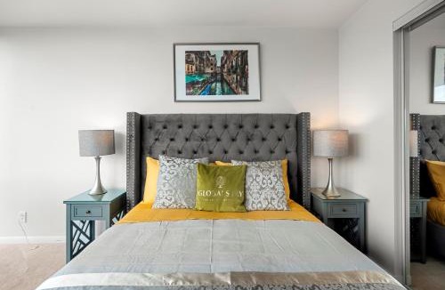 Bay Cloverhill Apartment | 1 Bedroom Condo Burano Downtown Toronto