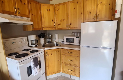 Apex Mountain Condo | 1 bedroom condo w/PRIVATE hot tub & INCREDIBLE mountain views!