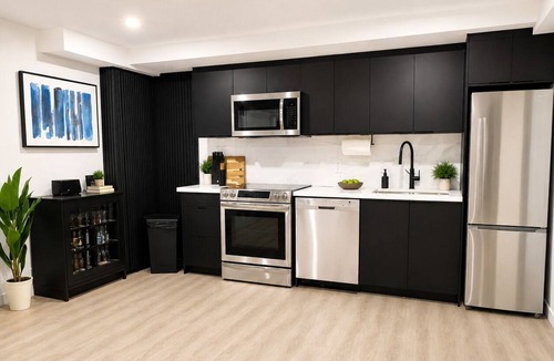 Alta Vista Apartment | 1 Bedroom Modern Retreat-Fully Furnished - for 30+ day Extended Stays (No pets)