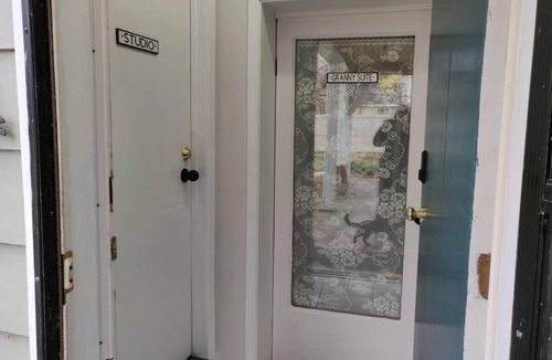 Carleton Place Apartment | 1 bedroom Suite: King, Parking, Upstairs, downtown