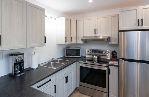 New Scotland Apartment | 1 kilometer from Rondeau Provincial Park, 10 min. walk to sandy beach.