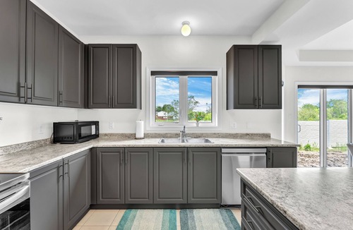 Thorold House | 100% Private & Spotless ~4BR ~Fresh Linens