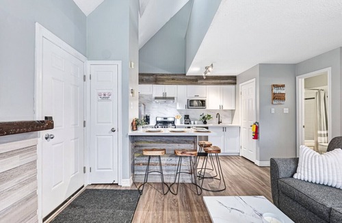 Craigleith Condo | 109 North Creek with Hot Tub and Tennis!