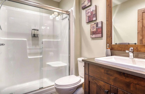 Sun Peaks House | 14 Village Walk! - Gorgeous Ski in/out - Great for Families!
