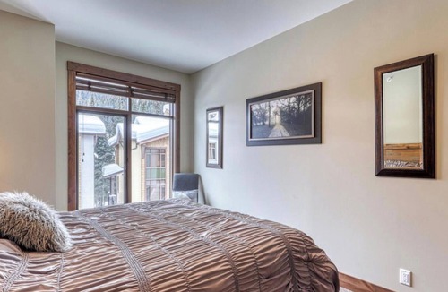 Sun Peaks House | 14 Village Walk! - Gorgeous Ski in/out - Great for Families!