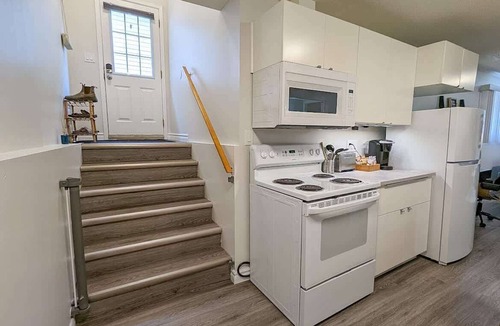 St. Catharines House | ~15 min to Niagara Falls | 2BDR + Free Parking