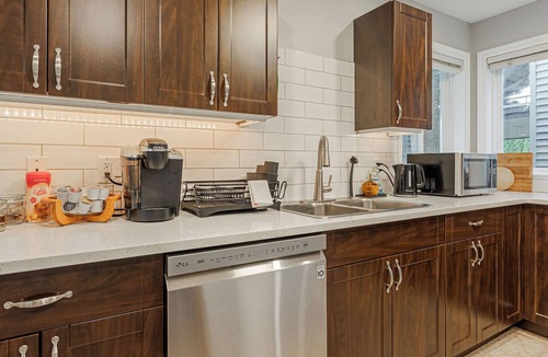 Promontory House | ❤️️180° Valley Vista - Powerful AC | 1G Fast Wifi | Pet-Friendly | Scenic Trails
