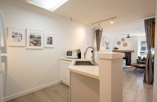Whistler Village Condo | 1BR + Sofa Bed | Marketplace Lodge | Village Location | Mountain Views | Parking