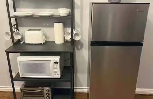 Beckwith Apartment | 2 BD Apartment-Sleeps 5 Near Stonefields Estate & Mississippi River, Heated Pool