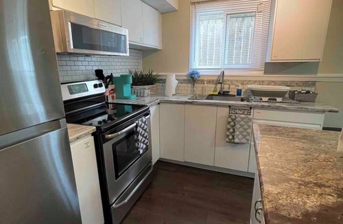 St. Catharines House | 2 BD Basement apt 20 min from Niagara Falls CA