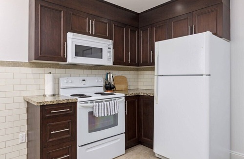 Canyon Heights House | 2 bdr Cozy Suite in North Van