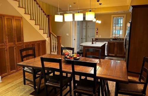 Seguin Villa | 2 BDRM villa in Rocky Crest Resort, Muskoka. Sleeps 6. No pet. No smoker