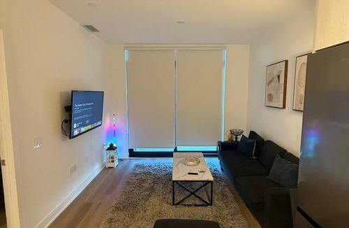 Cooksville Apartment | 2-bedroom apartment in welcoming Mississauga with AC, fitness room