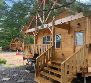 Seguin House | 2 Bedroom Beach Side Cottage on Muskoka Shores