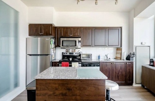 Fort York Condo | 2-Bedroom Downtown Toronto (Free Parking): Shorter Rentals Available (please DM)