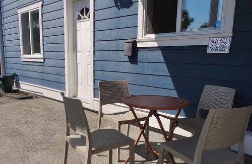 Victoria House | 2 bedroom suit in Langford Victoria. Great view and privacy.