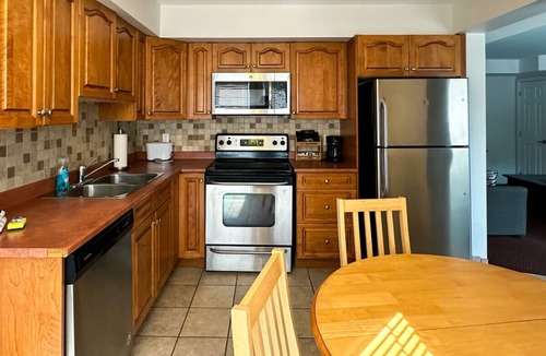 Collingwood House | 2 bedroom townhome Collingwood