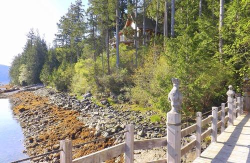 Sliammon Resort | 2 Bedroom West Coast-style chalet at the Desolation Sound Resort