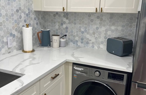 Whistler Condo | 2 bedroom Whistler's Village Washer Dryer- Sleeps 6- Renovated Modern Finishes