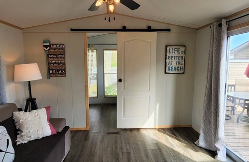 Sherkston Cottage | 2 BR Cottage at Sherkston Shores Resort - 100 meters to Erie Lake Sandy Beach