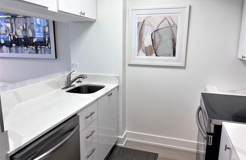 St. Lawrence Condo | 2-Lvl, 2-Bdrm, Furnished Penthouse Condo