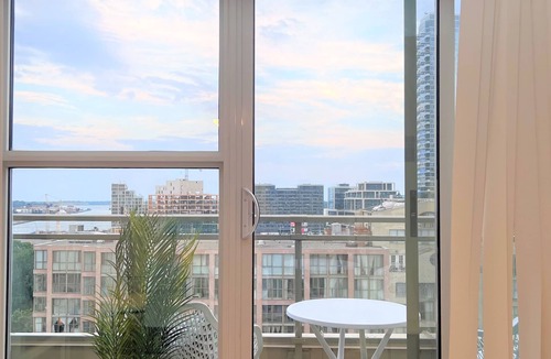 St. Lawrence Condo | 2-Lvl, 2-Bdrm, Furnished Penthouse Condo