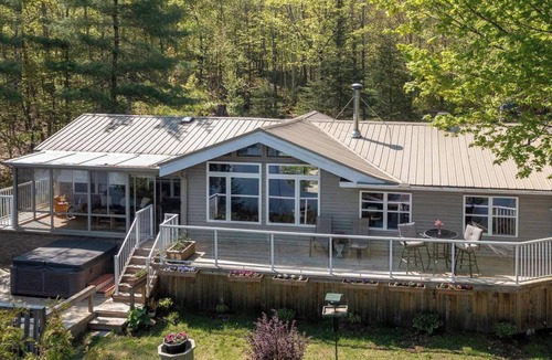 Baysville Cottage | 230' Lakefront, Hot Tub, Canoe/SUP, Fire, Dog OK