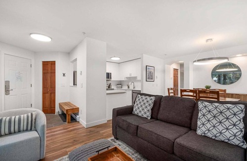 Village North House | 2BR | Lagoons | Private Hot tub | Village Location | Parking