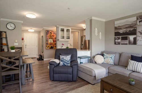 Whistler Condo | 2BR | Nicklaus North Clubhouse | Lake and Mountain View | Gas Fireplace | Parking