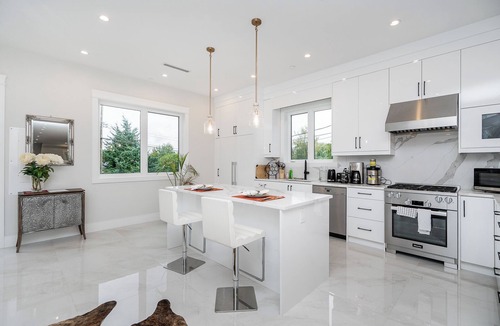 Arbutus Ridge House | 3 bed modern duplex. Minutes to downtow, Airport and Granville Island