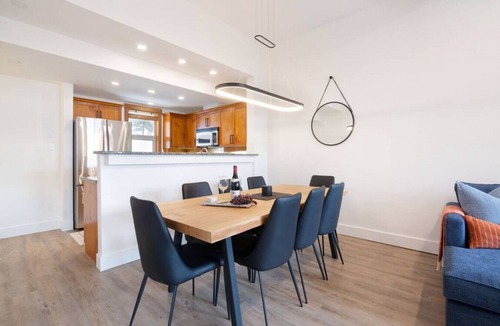 Upper Village Villa | 3-Bed, Private Hot Tub, Free Parking!