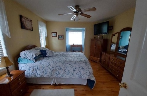 Leeds and the Thousand Islands House | 3 bedroom 2 bath house near ganaoque on the st lawrence river