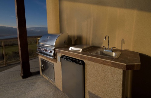 Osoyoos House | 3 Bedroom Estate-The Residences at Spirit Ridge (access to Pools and Hot Tub)