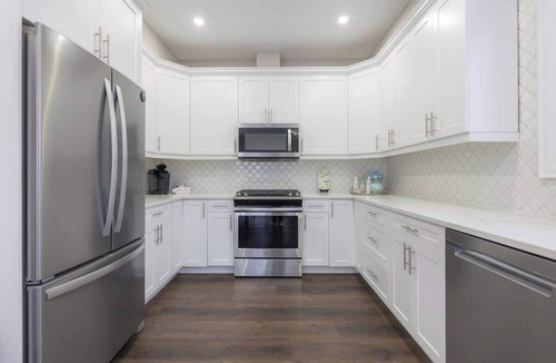 Crystal Beach House | 3-Bedroom Family Retreat, Games, Parking & BBQ, Sleeps 8!