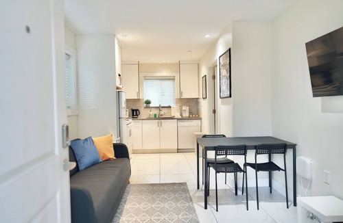 Knight House | 3-Bedroom Single House/1 Free Parking/Good Location in Vancouver