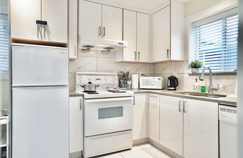 Knight House | 3-Bedroom Single House/1 Free Parking/Good Location in Vancouver