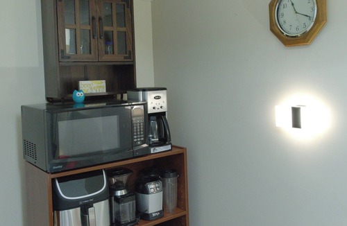 Grandview-Woodland House | 3 BR MAJOR INTERNATIONAL SPORTING EVENT Hub Private Family Friendly in Vibrant Commercial Drive - 8 min away