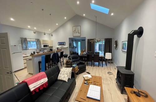 Blairmore House | 3 Crows Cabin in Blairmore 3 Bedroom 1 1/2 Bath AC and Hottub