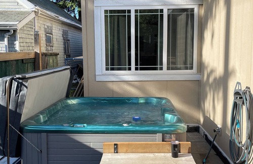 Blairmore House | 3 Crows Cabin in Blairmore 3 Bedroom 1 1/2 Bath AC and Hottub