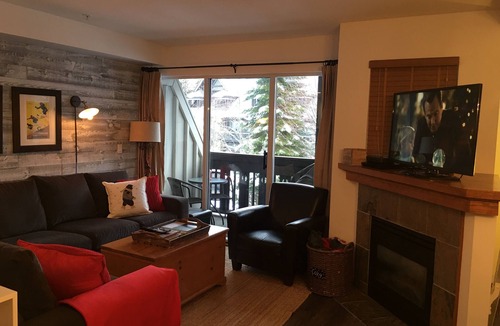 Village North House | 3 Level/2 BR Townhouse,Private Hot Tub, Great Location, Sleeps 6