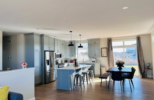 Port Elgin House | 3 mins drive to Beach |5 bdrm|Sleeps 18