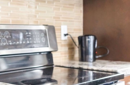 Harrison Hot Springs Apartment | 3BR Lakeside Dream Penthouse with Roof Deck Views