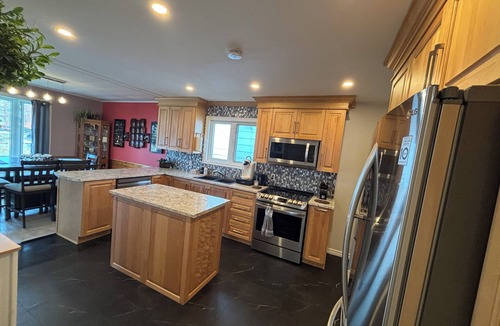 St. John's House | 3BR Less then 5 minutes from Downtown, Hospitals & Mall