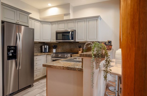 Nordic Estates House | 3BR | Taluswood | Ski-in/Ski-out | Private Hot Tub | Wood Burning Fireplace | Parking