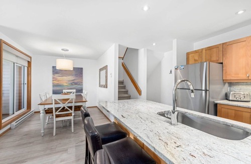 Whistler Creekside House | 3BR | Whistler Creek Ridge | Ski-in/out | Private Hot Tub | Wood Fire | Private Garage