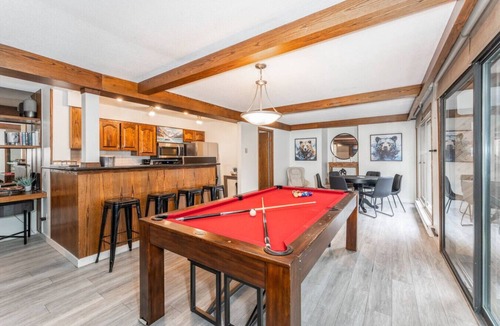East Kootenay House | 4,500 SF Ski Lodge | TRUE Ski In/Out | Amazing Amenities