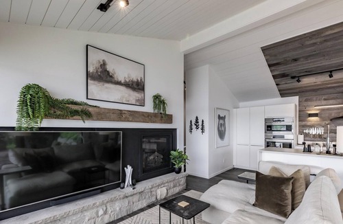 Minett Cottage | 4 bed 2 bath cottage on the south-end of Lake Joseph