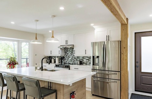 Muskoka Lakes Villa | 4 bed 3 bath cottage on Lake Muskoka
